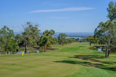 Tee off around East Coast Tasmania Golf Golfing